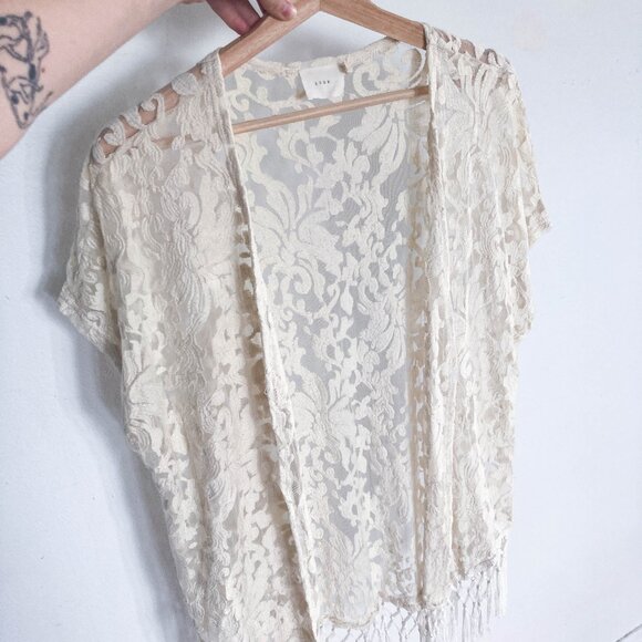 Lush Cream Lace Top - Picture 4 of 11